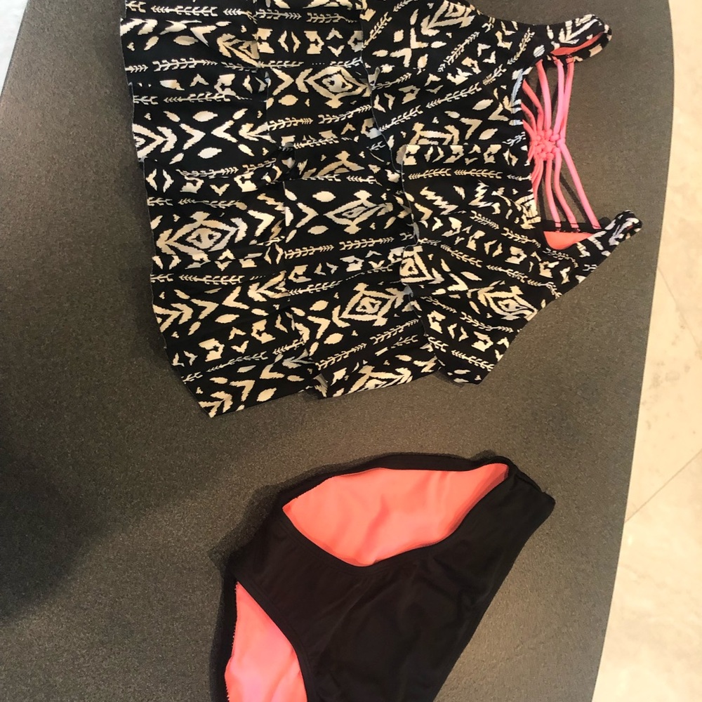NWOT 2 piece Girls Tankini set